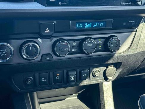 Used 2021 Toyota Tacoma TRD Off-Road image 32