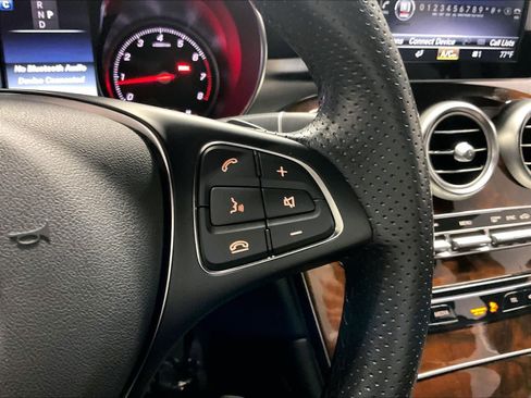 Used 2019 Mercedes-Benz GLC 300 4MATIC image 20