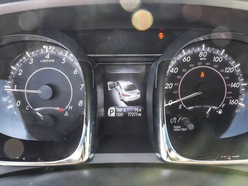 Used 2014 Toyota Avalon Limited image 19