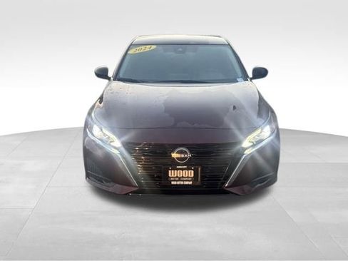 Used 2024 Nissan Altima 2.5 SV image 2