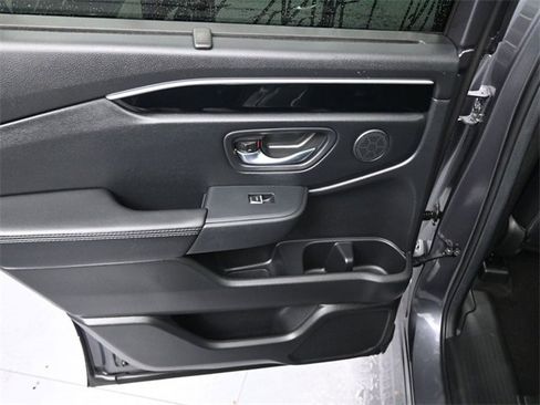 Certified 2025 Honda Pilot Touring image 30