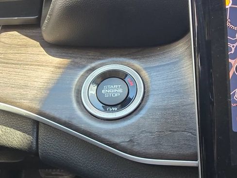 Used 2023 Jeep Grand Cherokee L Limited w/ Luxury Tech Group II AWD/4WD image 20