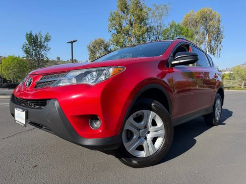 Used 2013 Toyota RAV4 LE image 1