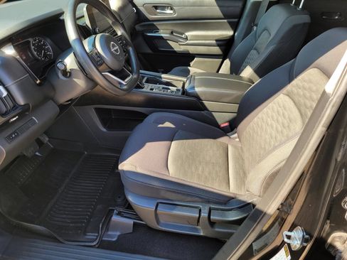Used 2022 Nissan Pathfinder S FWD image 22