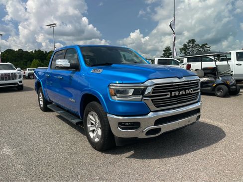 Used 2022 RAM 1500 Laramie AWD/4WD image 3