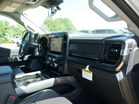 New 2026 Ford F250 Lariat w/ Black Appearance Package AWD/4WD image 11