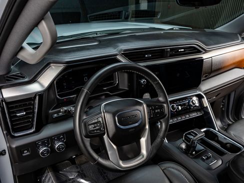 Used 2025 GMC Sierra 1500 Denali w/ Technology Package image 17