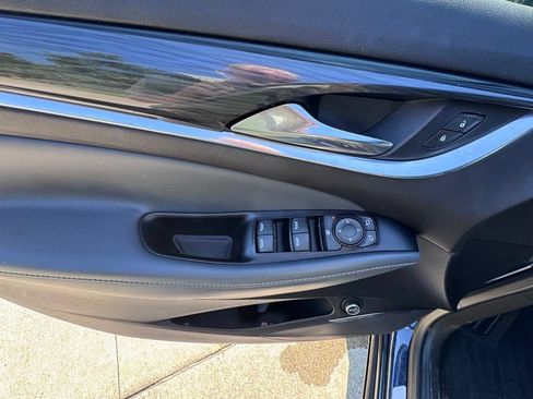 Used 2023 Buick Enclave Essence w/ Experience Buick Package FWD image 11