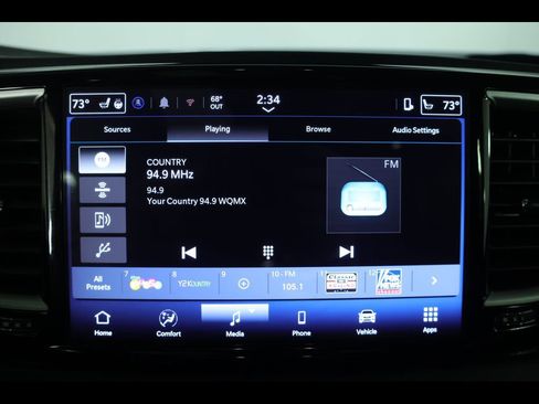 Used 2025 Chrysler Pacifica Select image 13