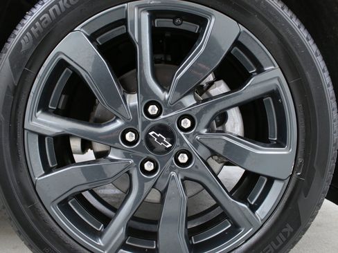 Used 2023 Chevrolet Equinox RS w/ LPO, Floor Liner Package FWD image 29