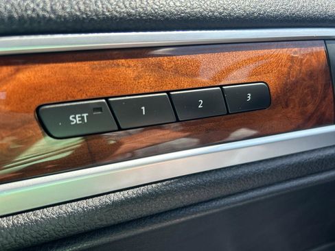 Used 2012 Volkswagen Touareg Executive AWD/4WD image 26