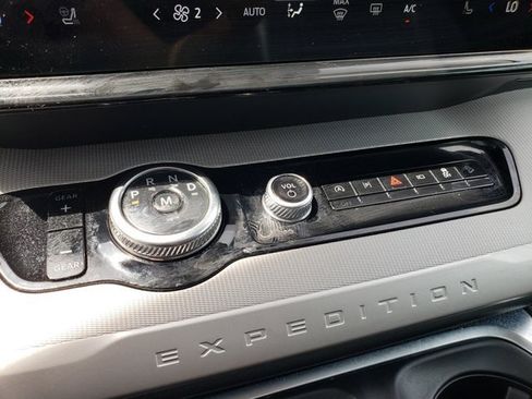 Used 2025 Ford Expedition Max Active AWD/4WD image 19