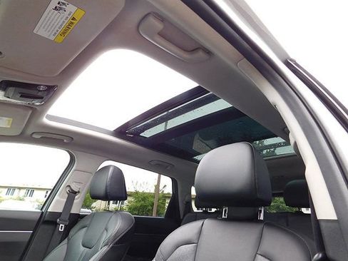Used 2022 Kia Sorento S w/ Panoramic Sunroof Package image 19