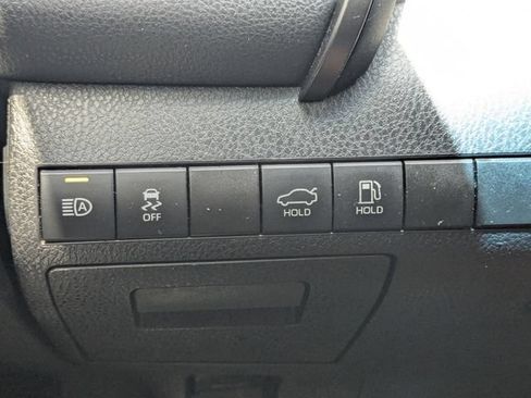 Used 2019 Toyota Camry SE FWD image 29