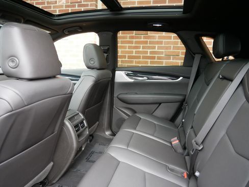 Certified 2023 Cadillac XT5 Premium Luxury w/ Technology Package image 10