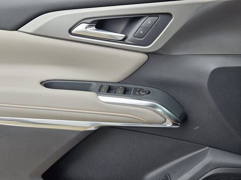 New 2027 Chevrolet Traverse LT w/ Midnight/Sport Edition FWD image 23