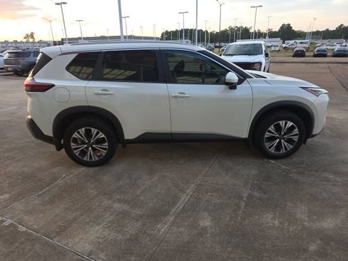 Used 2023 Nissan Rogue SV w/ SV Premium B Package AWD/4WD image 6