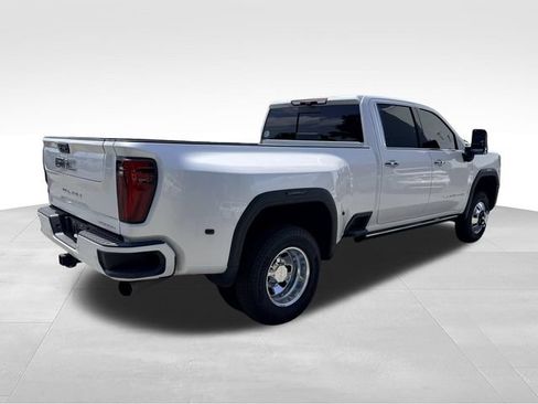 Used 2024 GMC Sierra 3500 Denali Ultimate AWD/4WD image 6