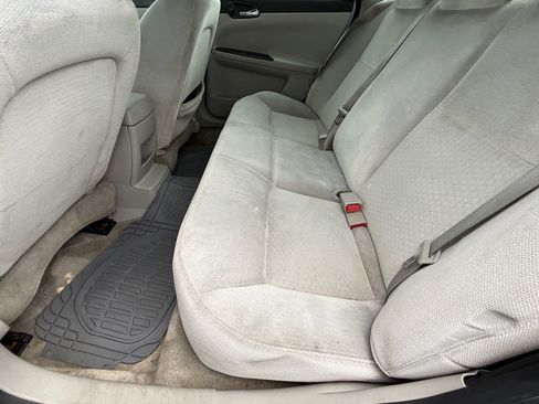 Used 2011 Chevrolet Impala LT FWD image 11