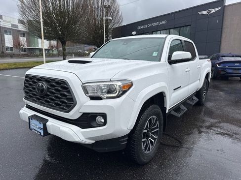 Used 2020 Toyota Tacoma TRD Sport AWD/4WD image 3
