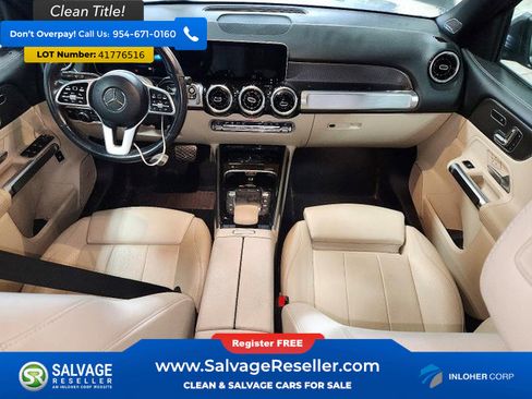 Used 2021 Mercedes-Benz GLB 250 4MATIC w/ Premium Package image 11