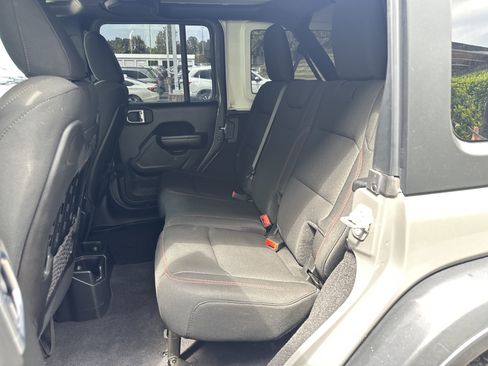 Used 2021 Jeep Wrangler Unlimited Rubicon AWD/4WD image 33