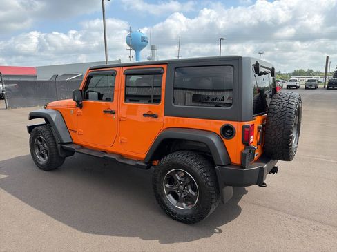 Used 2013 Jeep Wrangler Unlimited Rubicon w/ Connectivity Group AWD/4WD image 8