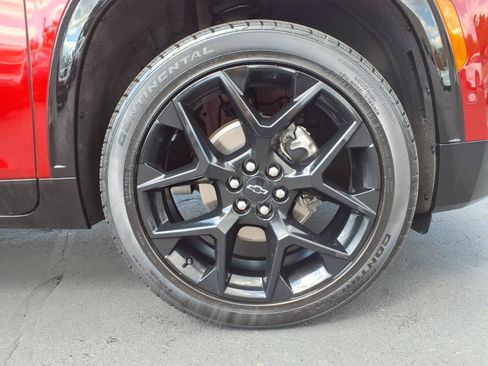 Used 2025 Chevrolet Traverse RS AWD/4WD image 9