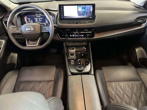 Used 2025 Nissan Rogue Platinum w/ Platinum Premium Package AWD/4WD image 16