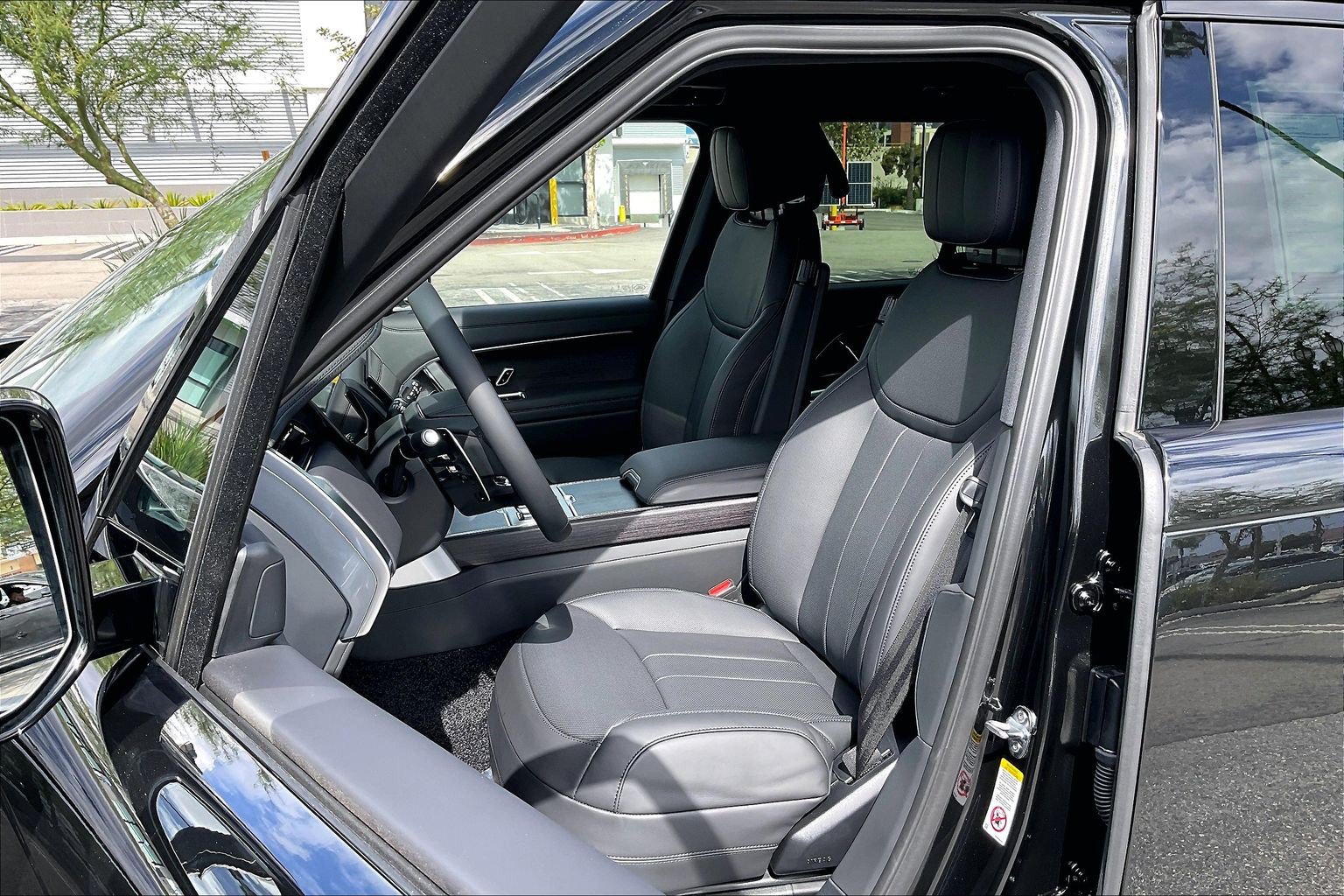 New 2027 Land Rover Range Rover SE AWD/4WD image 16