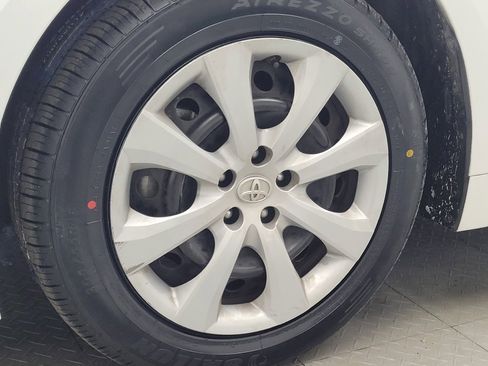 Used 2022 Toyota Corolla LE image 31
