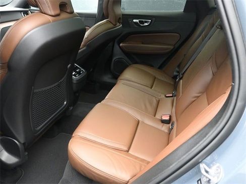 Certified 2023 Volvo XC60 B5 Ultimate w/ Protection Package Premier image 23