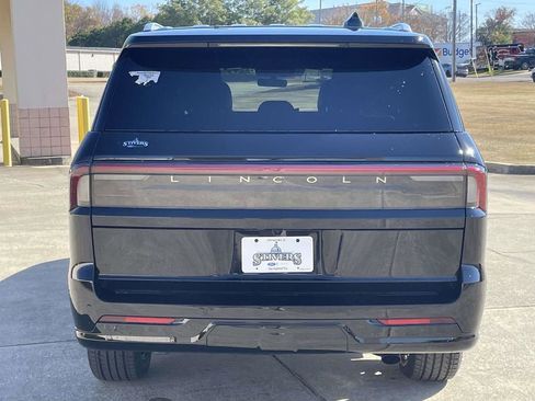 New 2025 Lincoln Navigator L Reserve image 4