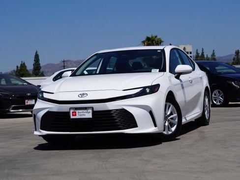 Used 2026 Toyota Camry LE FWD image 4