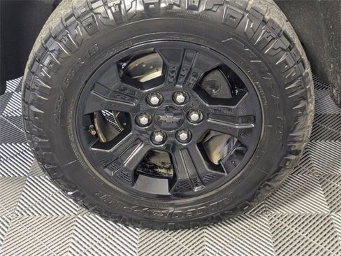 Used 2017 Chevrolet Silverado 1500 LTZ Z71 w/ LTZ Plus Package image 8