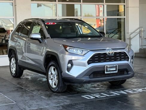 Used 2019 Toyota RAV4 XLE w/ Carpet Mat Package image 6