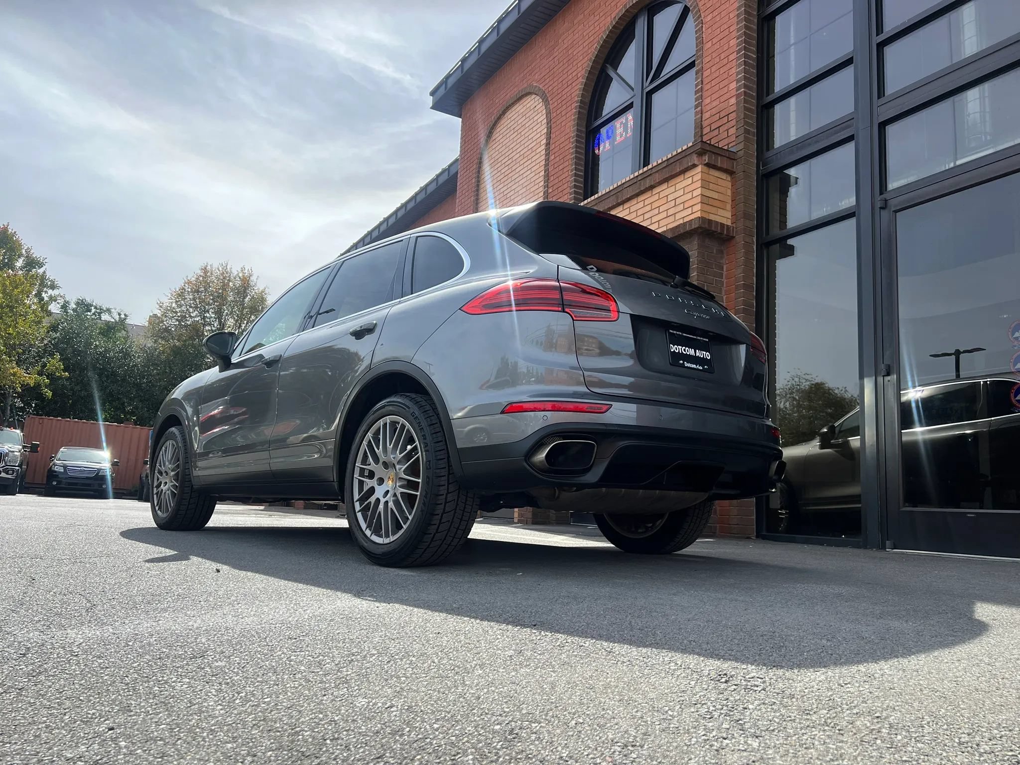 Used 2016 Porsche Cayenne AWD/4WD image 5