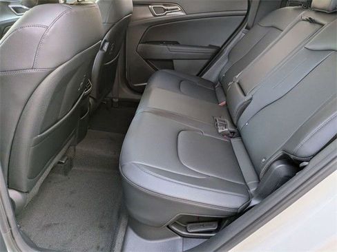 Used 2025 Kia Sportage EX w/ EX Premium Package image 16