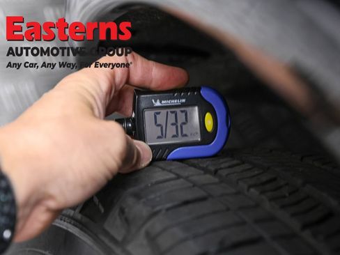 Used 2025 Dodge Durango GT RWD image 28