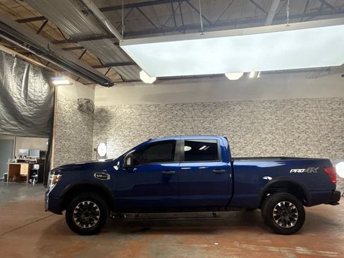 Used 2021 Nissan Titan PRO-4X w/ Pro-4x Convenience Package AWD/4WD image 4