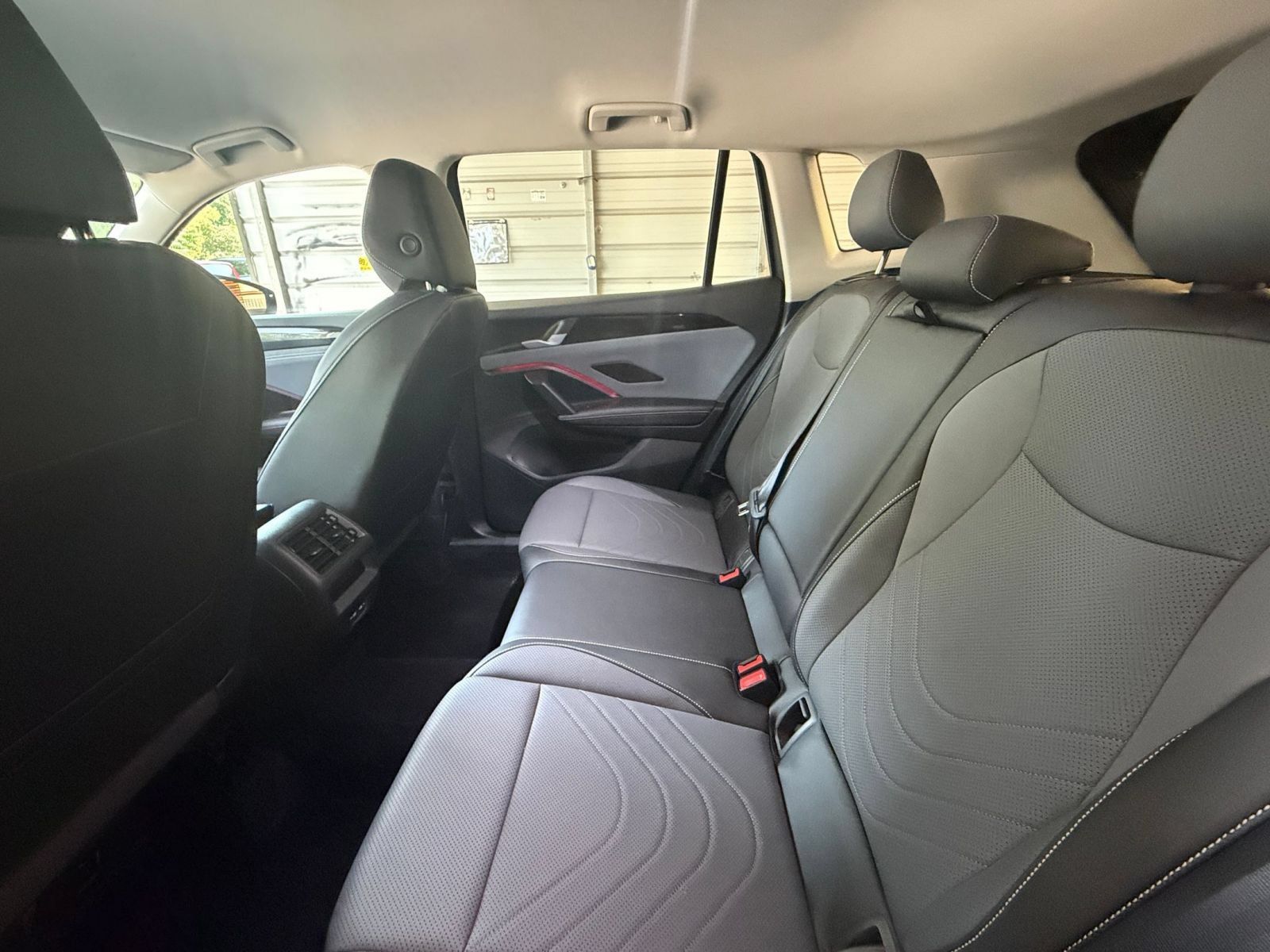 Used 2026 Volkswagen Tiguan SE AWD/4WD image 27
