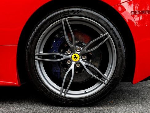 Used 2015 Ferrari 458 Speciale A image 13