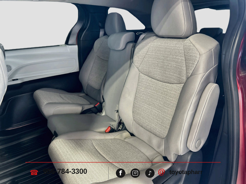 Used 2025 Toyota Sienna LE FWD image 15