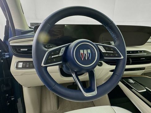 Certified 2025 Buick Enclave Avenir image 11