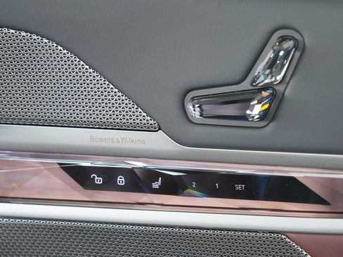 New 2026 BMW 740i w/ Premium Package RWD image 16