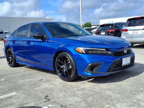 Used 2024 Honda Civic Sport image 2