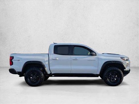 Used 2025 Chevrolet Colorado ZR2 w/ Midnight Edition image 4