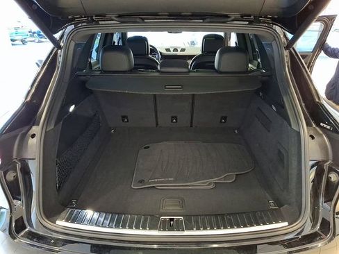 Used 2022 Porsche Cayenne Base image 30