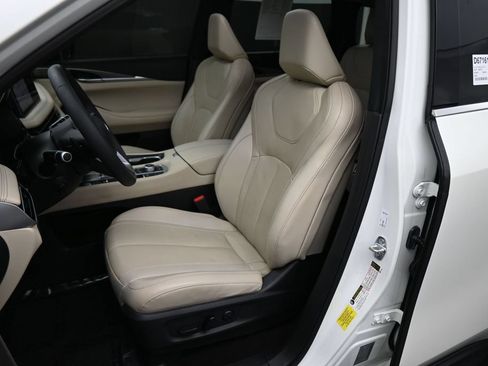 Used 2023 INFINITI QX60 Luxe FWD image 18