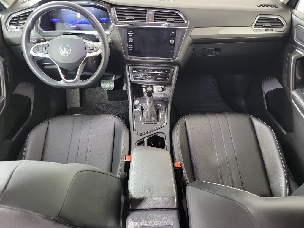 Used 2023 Volkswagen Tiguan SE FWD image 14